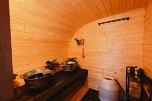 Saunamaja, saun, ovaalsaun, klassikaline saun, puuküttega saun, saun kahele, saun seltskonnale, sauna rent, saunamaja rentimine, moodul saunamaja, pesemisruum